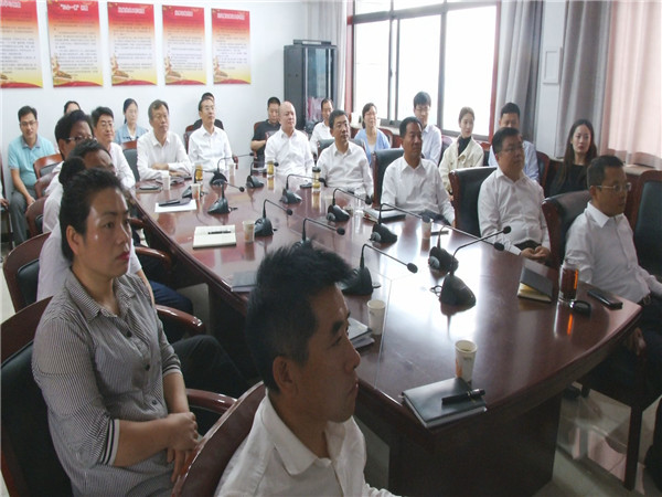 1569935230273873.jpg 市政府观看国庆阅兵004DEBB4360-C6AC-44D6-84F9-BA654CB112BAV1.jpg